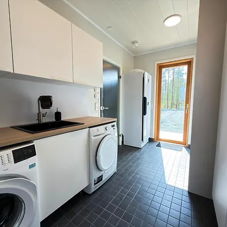 New 2026 Aidu Private Lakefront Ruka, 2 Saunas Semesterbostad