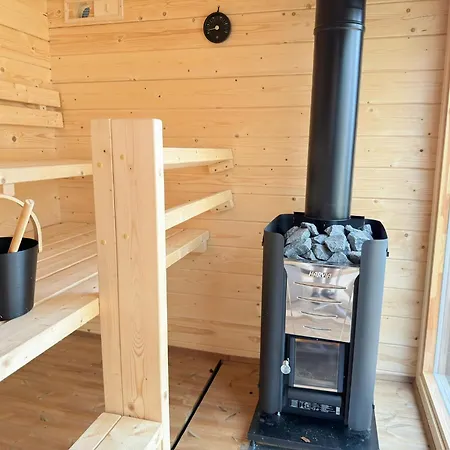Semesterbostad New 2026 Aidu Private Lakefront Ruka, 2 Saunas *