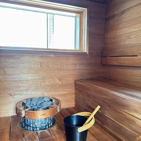 Semesterbostad New 2026 Aidu Private Lakefront Ruka, 2 Saunas *